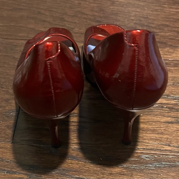 BCBG Ruby Red Pearl Heels size 6.5 women - Picture 4 of 6